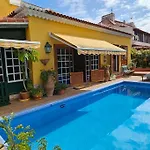 Villa La Paz 2 *